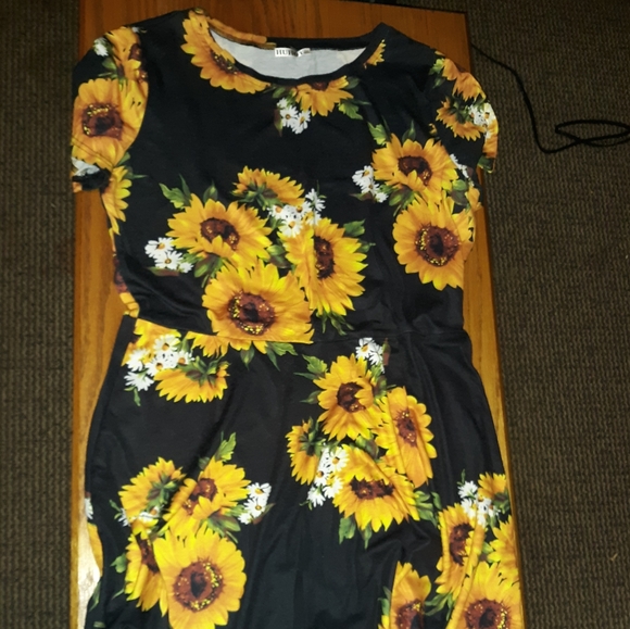 Dress - Picture 2 of 2